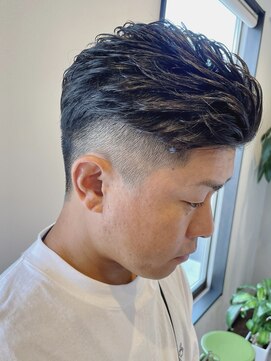 ヘアオアシス ツーブロックショート・アイロンパーマ