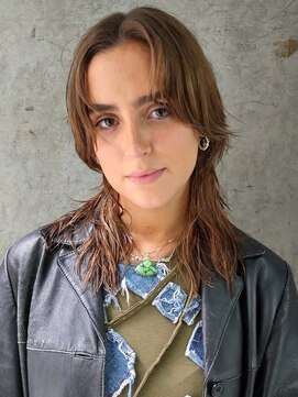 ルシアーアトリエ(Luthier atelier) シャギー×ウルフヘア