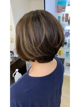 松本平太郎美容室 大宮店 グラデーションボブ×ハイライトカラー20代、30代、40代、50代