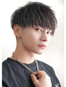 ゼロ 渋谷(XeRo) ツーブロック刈り上げマッシュ【緩めツイストスパイラルパーマ】