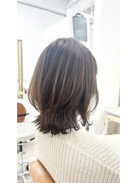 ミッシェル アフロート(michelle afloat) 外ハネミディアムくびれレイヤー◎20代30代40代