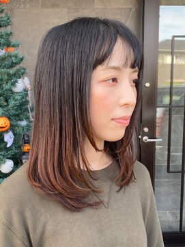 メゾン アヴァロ(Maison Avallo) 小顔見えフェイスレイヤーミディ