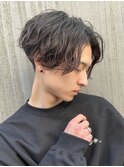 センターパートツイストスパイラルパーマ刈り上げメンズパーマ