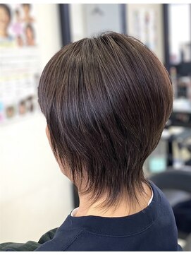 アヴソリューク(Absoluk) くびれフェザーウルフ