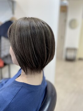 リブレ(LIBRE+hp) 白髪ぼかしハイライトボブ