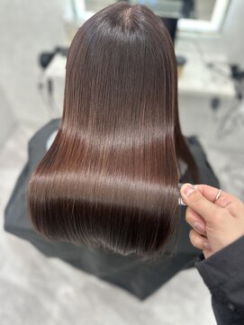 シシ 銀座(sisi) 【縮毛矯正/髪質改善/トリートメント/白髪染め/白髪ぼかし】