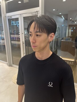 エクリジユウガオカ(equri Jiyugaoka) 【自由が丘】メンズ×コンマバング×センターパート