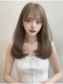 レイヤーカット 顔周りカット ベージュカラー ブリーチ 20代