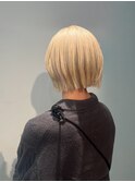 切りっぱなしボブ×ハイトーンカラー