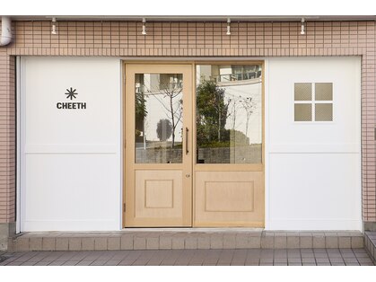 チース(CHEETH)の写真