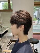 ネオリーブウリ 二子玉川店(Neolive uri)&nbsp;ブルーブラックフェザーパーマサーフカールセンターパート