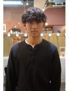 エディ(Edy) シャドウパーマニュアンスパーマメンズパーマメンズカット眉毛