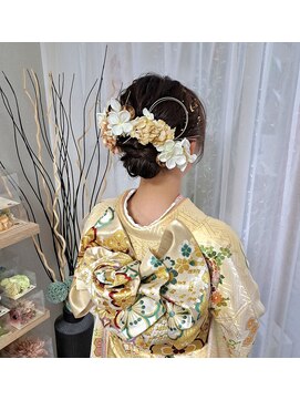 きものサロン すずめ屋 ルーズな可愛い系シニヨン