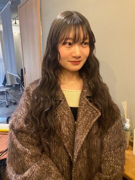 ニード(need) 透明感ベージュロング【大阪/梅田/中津】