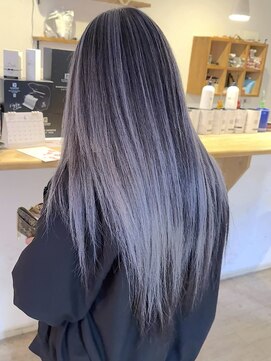 ブレイズヘアー(BLAZEhair) 【筋感強め】ホワイトシルバーバレイヤージュ×ブリーチ2回
