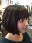 前下がりミディボブ