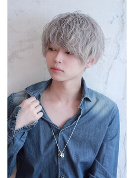 アドール(ADOR) 白へのこだわりスタイル