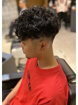 フランクスバーバー アンド ビアークラブ(FRANK'S BARBER and BEER CLUB)&nbsp;くせ毛風パーマフェザーマッシュスペインカールフェード