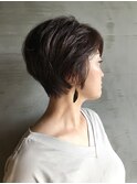 横顔美人ショート