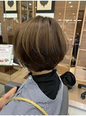 ショートボブ