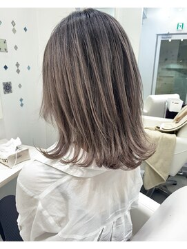 ラピス 千葉(Lapis) グレージュ外ハネスタイル☆