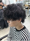 波巻きスパイラルパーマツイストパーマウルフメンズパーマ束感