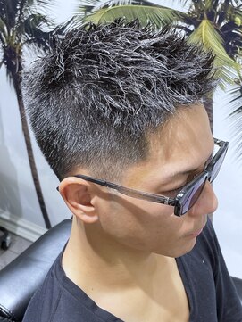 ヨシザワインク バンダイ(YOSHIZAWA Inc. BANDAI) 床屋近く現在地/新潟市万代床屋/大人髪型メンズ/低めフェード