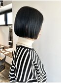 ミニボブスタイル黒髪カラー暗髪カラーぷつんボブ