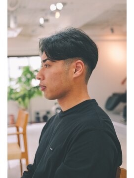 フェイヴィーズ(FavyS) ツーブロックセンターパートパーマ 大阪美容室メンズ
