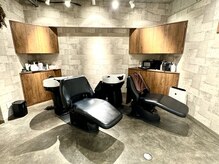 フルフラットシャンプー台で快適に施術を受けていただけたます！