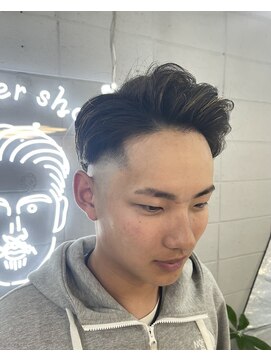 刈部倶楽舞 ツーブロック/スキンフェード/アップバング /フェード/黒髪