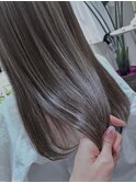 ハイライトカラーシルキーストレート×透明感グレージュ