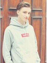 ジジバイワースホワイル(jiji by WORTH WHILE)&nbsp;刈り上げセンターパートサーフカールフェザーパーママレットヘア