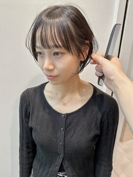 ステア ケース(stair case) 大人かわいい透明感カラー耳掛けショートボブ