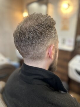 アンカー(ANCHOR) MEN’S HAIR/サーフカール/刈り上げセンターパート/印西市