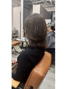 セム(sem) ミディアムレイヤー×白髪ぼかしハイライト