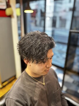 バーバーブロス(BAR BER bro's) 波巻きツイストスパイラル/刈り上げセンターパート/浦安/メンズ