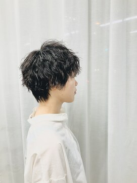 ロア(Roa) 無造作ツイストスパイラルパーマ