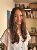 柔らかさと艶感を演出  ゆるやかロング
