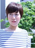 【大人女性のシンプルショートヘア】