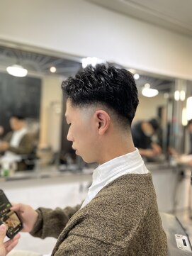 メリケンバーバーショップ フクオカ(MERICAN BARBERSHOP FUK) バーバーローフェードスパイラルパーマ