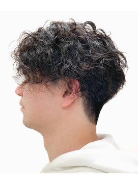 黄ぐまくん美容室 メンズ　ランダムパーマ