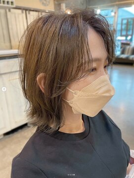 アトリエ エス atelier es HAIRDESIGN セミディ/レイヤーカット/外ハネボブ/大人ガーリー/大人可愛い