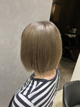 リー 天王寺(Lee) アッシュベージュ