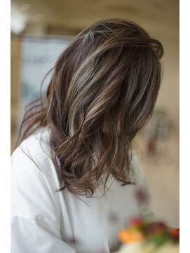 タブーアイ(TABOO.i) 育てる3Dカラー　　/スタイリスト田辺