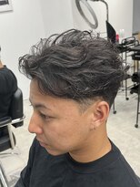 ラヴィズムバイフィフス(LUVISM by fifth)&nbsp;フェザーパーマ毛流れニュアンスパーマ新潟万代メンズパーマ