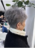 パーマでふんわりスッキリショート50代60代髪型