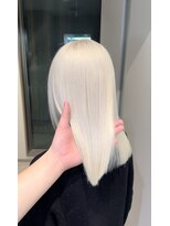 モニカ 原宿店(MONIQA) ホワイト