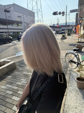 エンブリーチ バイ タグ 樟葉(enn. bleach by t.a.g) ホワイト