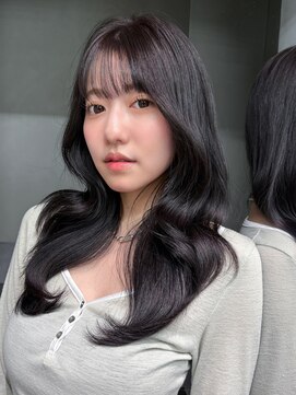 アイティーバイアルバム 藤沢店(IT by ALBUM) 韓国ヘアロング顔周りレイヤー暗めカラー_F20810